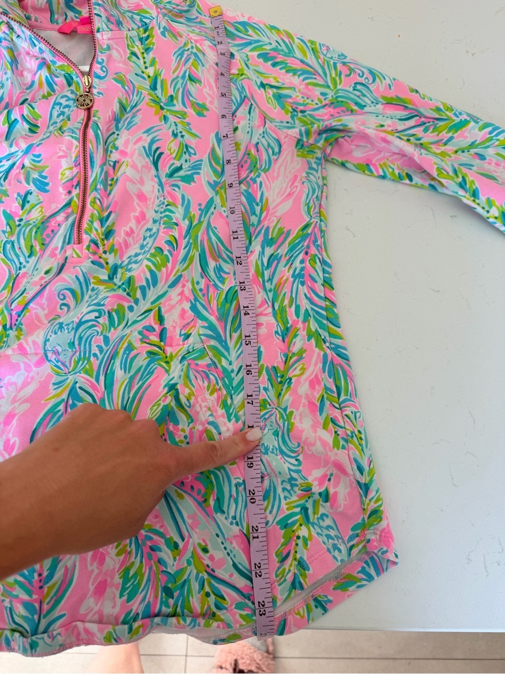 Lilly Pulitzer Skipper Popover sweatshirt  "Unicorn of the Sea" Sz M - Picture 6 of 8